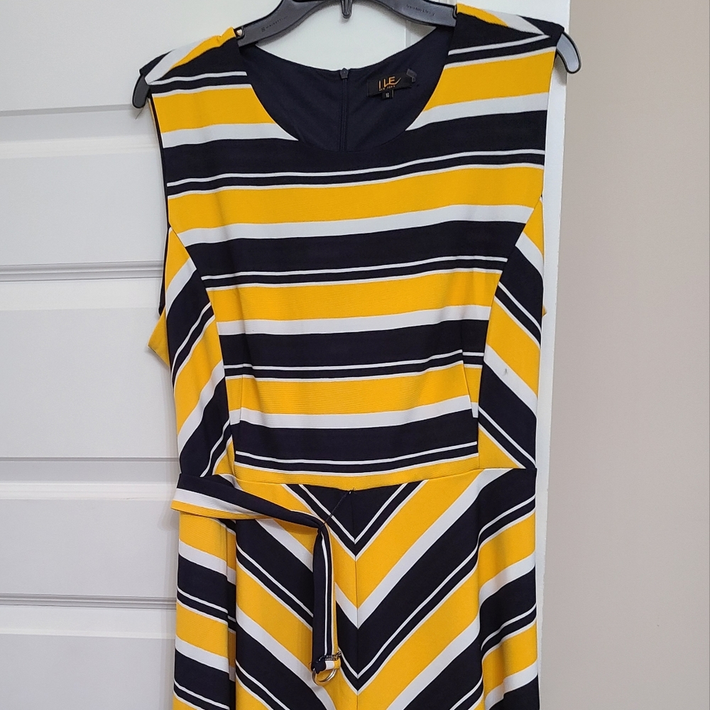 ILE New York Fit and Flare dress size 16